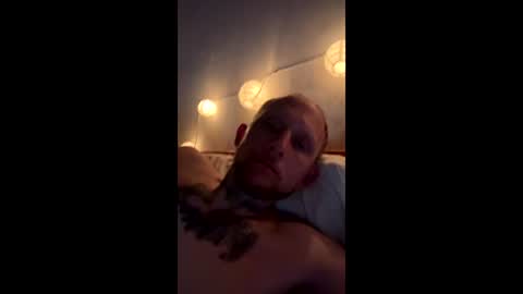 whiteboyosama online show from June 4, 9:04 am