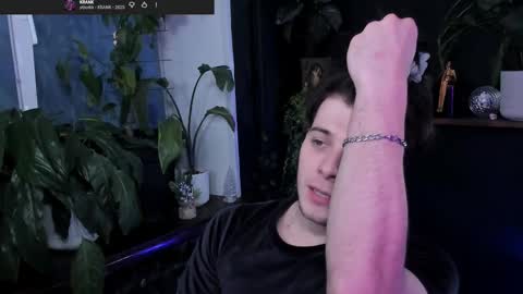 Gus online show from January 14, 8:50 pm