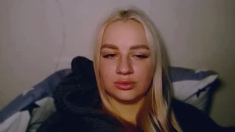 whitehex666 online show from February 20, 2:30 pm