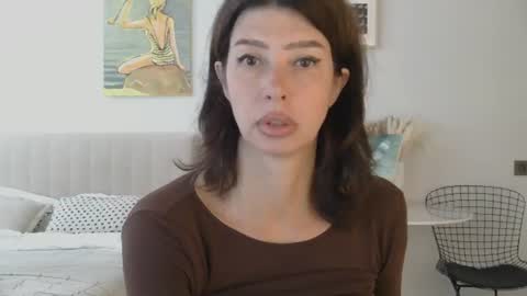 White Queen online show from July 12, 4:15 am