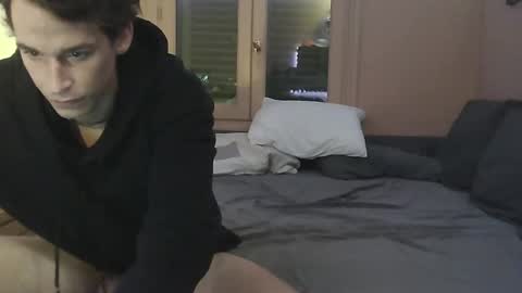 whiteXarthur online show from February 9, 1:22 am