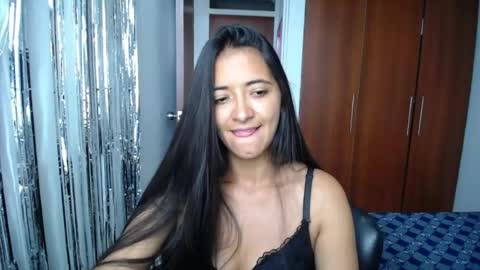 Ilauren online show from August 3, 12:33 pm