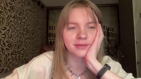 wild_secret online show from March 26, 6:35 pm