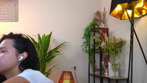 Mia online show from June 16, 4:05 am