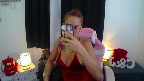 Snapshot of wildasianhorsecockts chatting on October 26, 7:02 pm Chachi online show from October 26, 7:02 pm