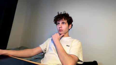 wilddesire18 online show from February 14, 3:48 pm