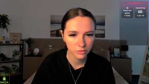 Snapshot of wildhoney_xo chatting on September 27, 6:11 am Kara online show from September 27, 6:11 am