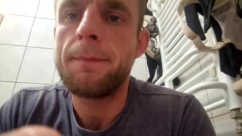 Snapshot of wildmike93 chatting on October 18, 10:36 pm wildmike93 online show from October 18, 10:36 pm