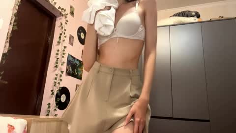 wildpeachh online show from April 28, 4:22 pm