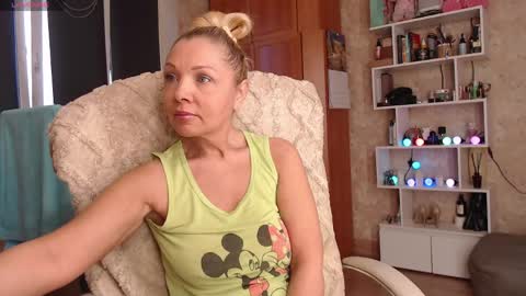 Rosa online show from May 15, 2:53 am