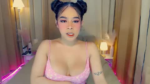 Snapshot of wildsassy0719 chatting on October 22, 4:04 am shea online show from October 22, 4:04 am