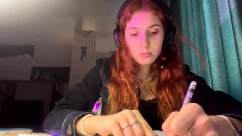 Alice online show from March 15, 2:42 pm