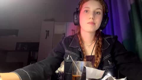 Alice online show from March 10, 3:27 pm