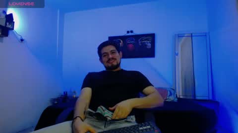 William Steel online show from May 30, 11:52 am