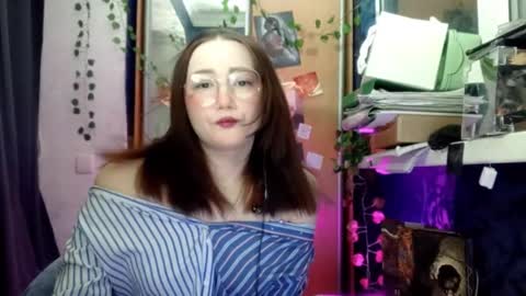 Phoebe online show from March 14, 9:19 pm