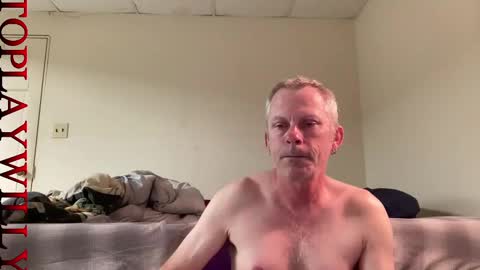 Snapshot of willylikestoplay74 chatting on November 1, 12:33 am Twisted Will online show from November 1, 12:33 am