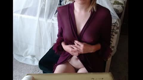 Riley online show from May 14, 10:30 pm