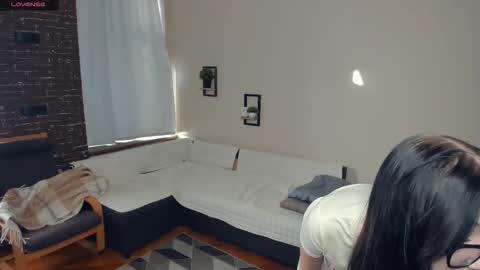 Amalia and Mia online show from March 16, 1:48 pm