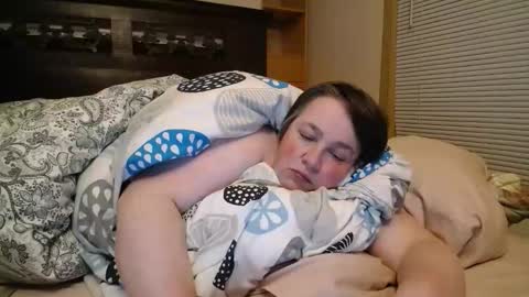 Annie online show from April 4, 5:03 am
