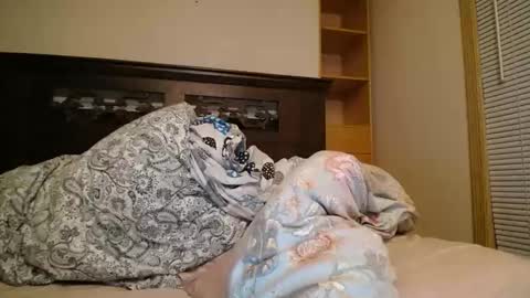 Annie online show from March 10, 7:02 am