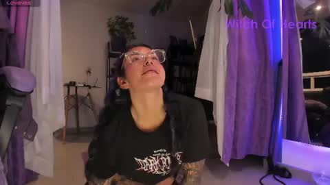     Luna Violeta  A r t i s t  online show from July 4, 1:42 am