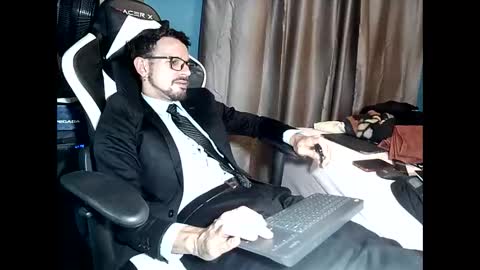 Wizarest online show from February 7, 2:40 am