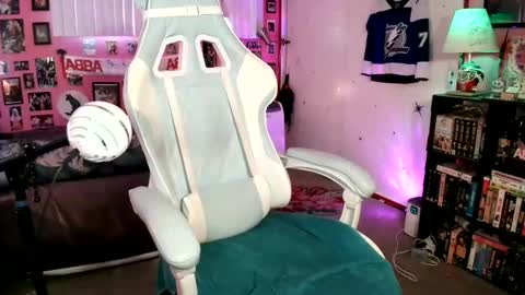 Wolfie online show from June 20, 9:54 pm