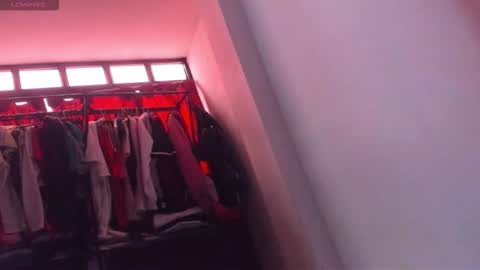 woman_rosse online show from December 3, 5:46 pm