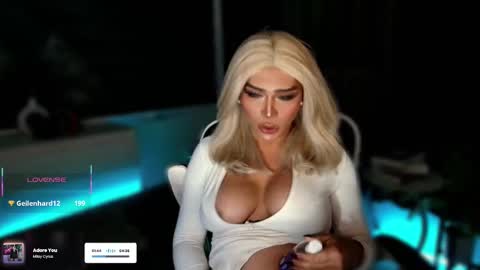 Snapshot of womanofyourdesire_ts chatting on October 8, 6:47 pm Julia online show from October 8, 6:47 pm