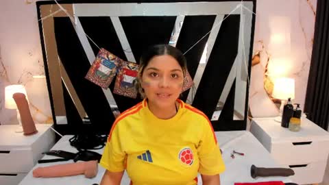 wonderkloe_ online show from July 7, 7:51 pm