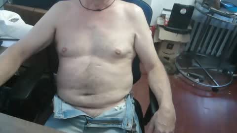 woodworker6473 online show from April 27, 11:02 pm