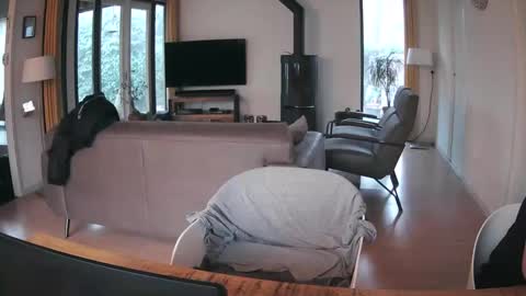 woodwurm and Snoeske online show from December 20, 7:59 am