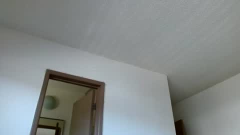 woof_wolf37 online show from June 15, 5:05 pm