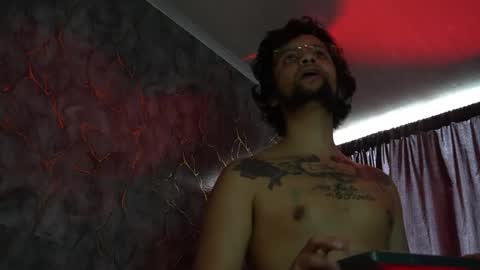 Woondeer online show from February 2, 6:15 pm