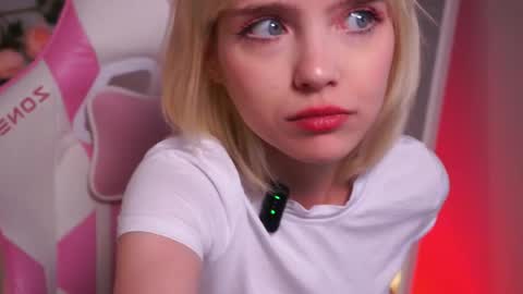 wow_angel online show from May 16, 5:37 am
