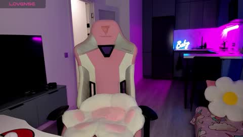 Emi online show from January 9, 5:07 pm