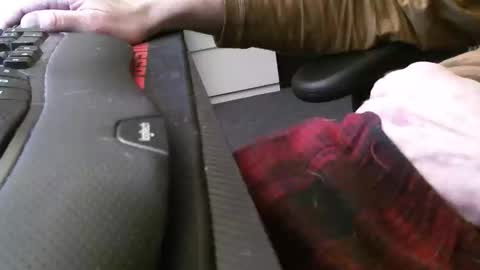 wrangleat0r online show from December 18, 5:14 am