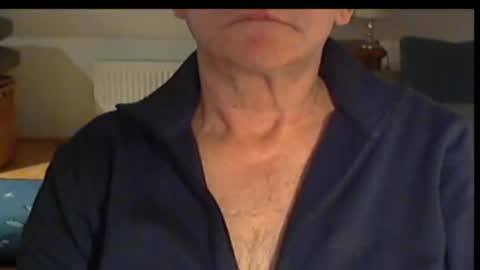 Wuki online show from November 25, 9:57 pm