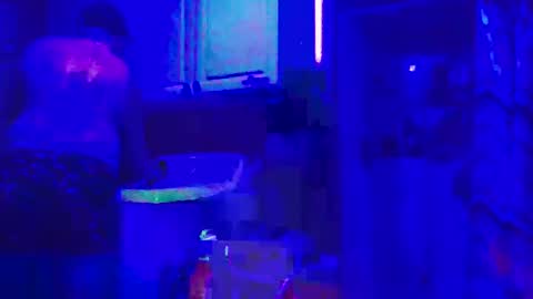 Snapshot of wundrsword33 chatting on September 14, 5:21 am BONER DONOR online show from September 14, 5:21 am