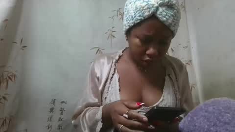 wwisnah online show from October 6, 5:14 am