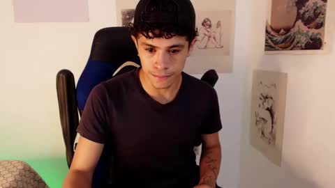 Snapshot of wyatt_444 chatting on October 29, 10:21 pm wyatt online show from October 29, 10:21 pm