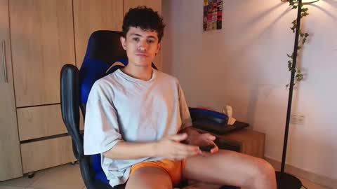 Snapshot of wyatt_444 chatting on March 7, 10:43 pm wyatt online show from March 7, 10:43 pm