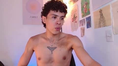 Snapshot of wyatt_444 chatting on December 17, 11:38 pm wyatt online show from December 17, 11:38 pm