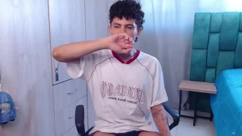 Snapshot of wyatt_444 chatting on January 17, 4:15 pm wyatt online show from January 17, 4:15 pm