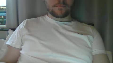 Snapshot of x_yes chatting on February 11, 10:47 am x_yes online show from February 11, 10:47 am