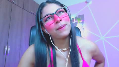 XALLYSONX online show from April 30, 5:40 pm