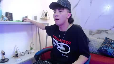 xandergrey8 online show from April 26, 7:00 pm