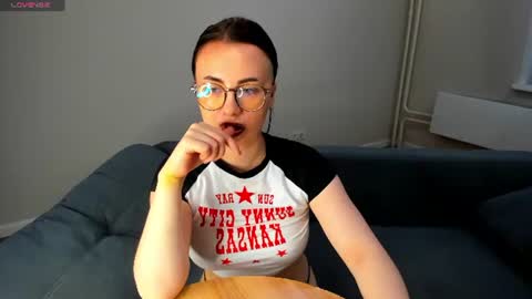 Alice online show from June 17, 10:04 pm