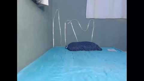 xcreamypussy online show from February 1, 7:05 am