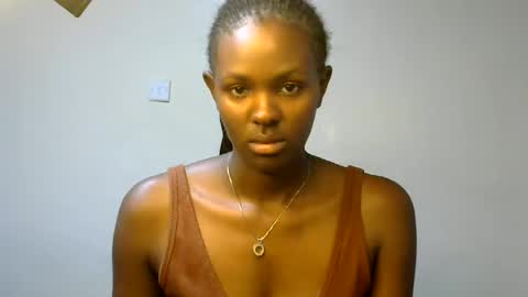 xeenah online show from June 25, 10:15 pm